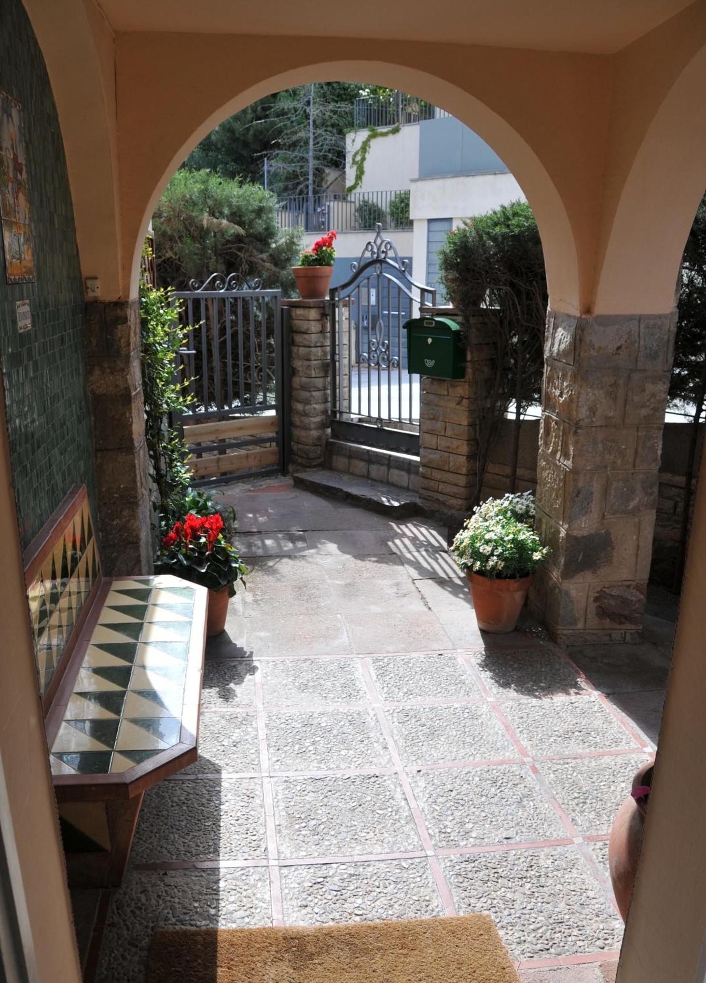 Tibidabo Apartments Барселона Экстерьер фото
